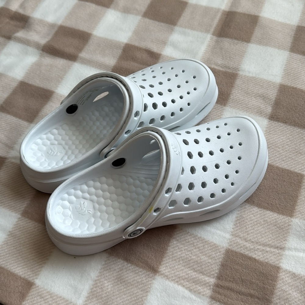 Joybees “Crocs” - Picture 3 of 6